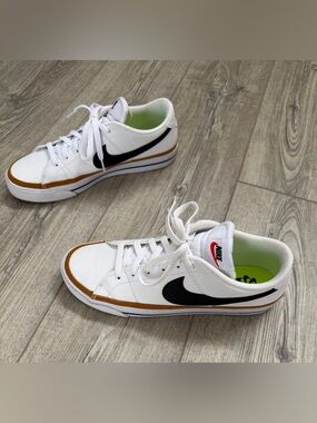 Nike Women's Court Legacy Next Nature Shoes Size 10.5
